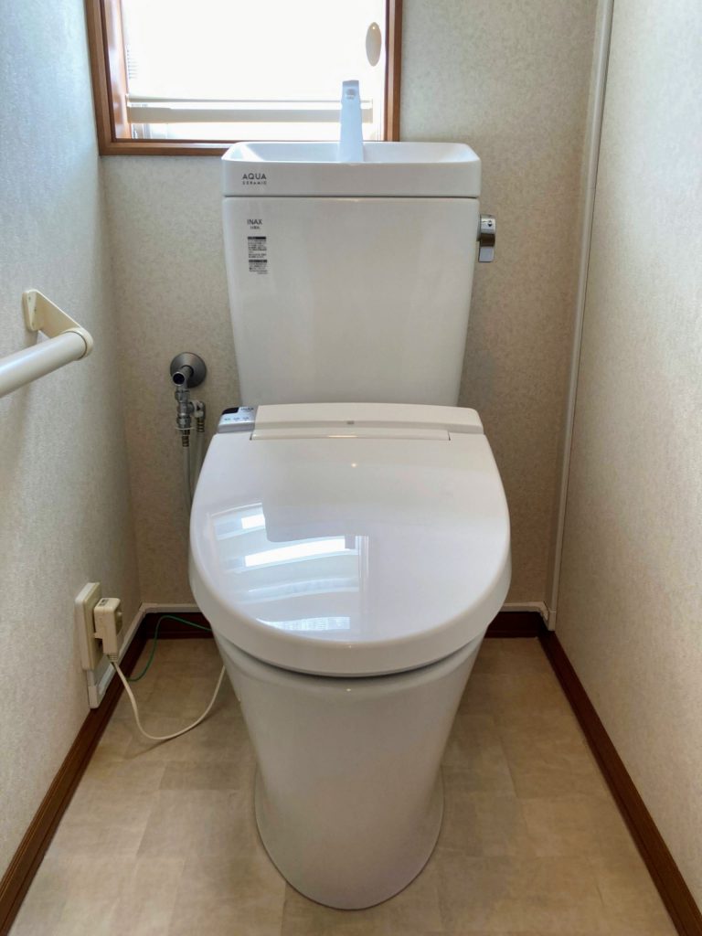 【倉敷市】トイレリフォームで便器も空気もキレイな空間になりました