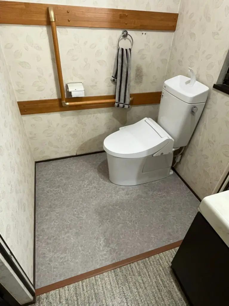 【倉敷市】トイレリフォームと同時に床のシートも張替え