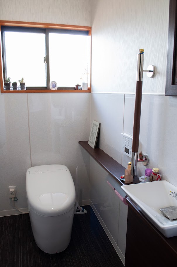 【倉敷市】｜快適さと機能美を追求したシンプルモダンなトイレ空間