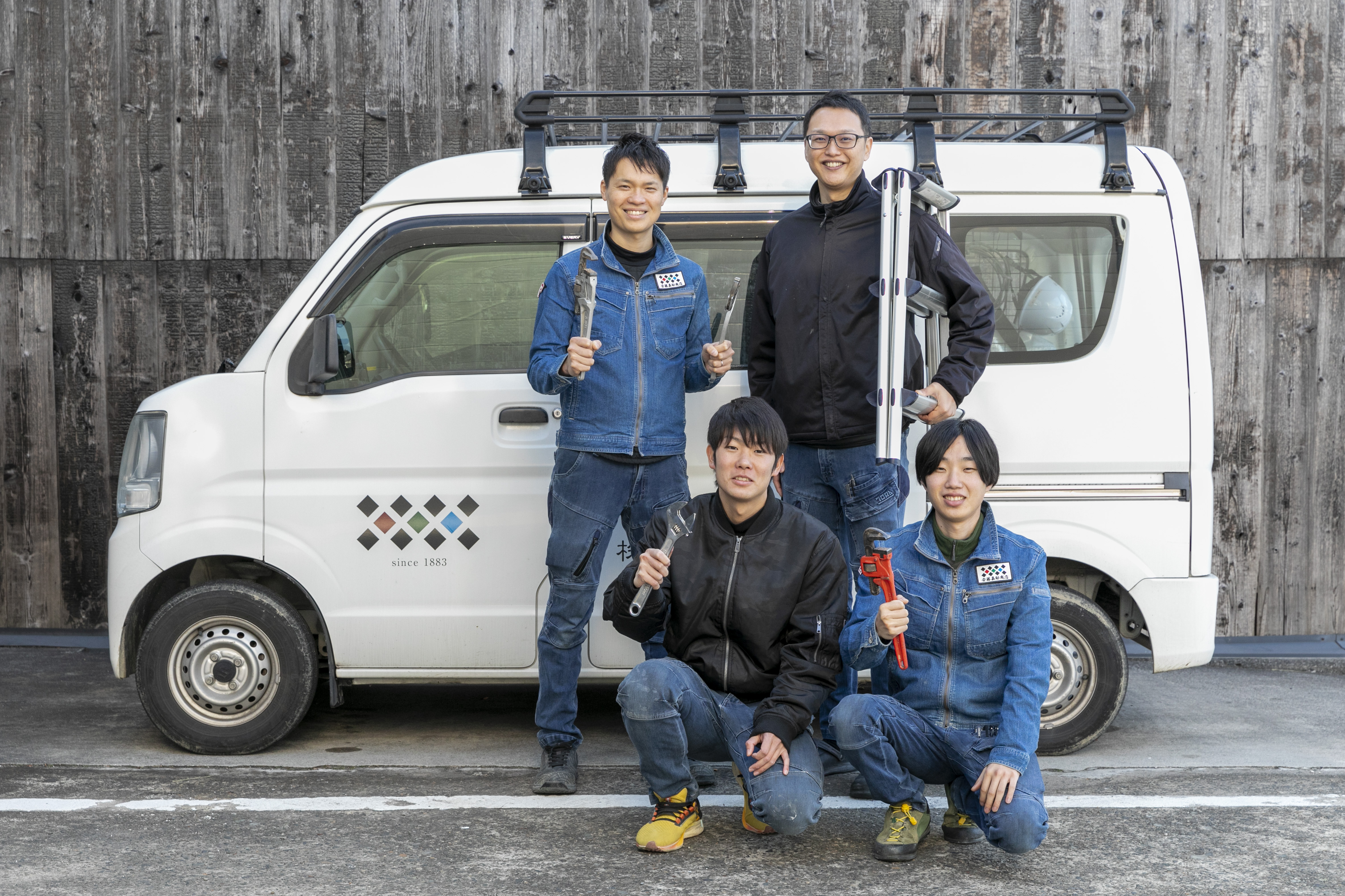 当社自慢の社内職人！設備品交換はみずさぽへお任せください！