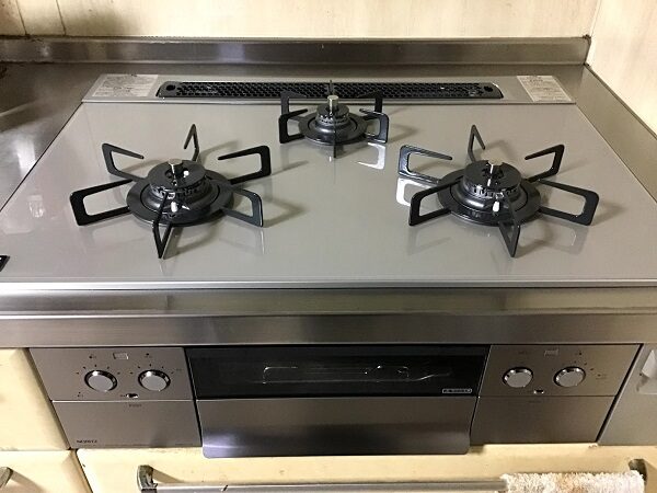 【倉敷市】オーブンも快適に！お手入れしやすいノーリツガスコンロ
