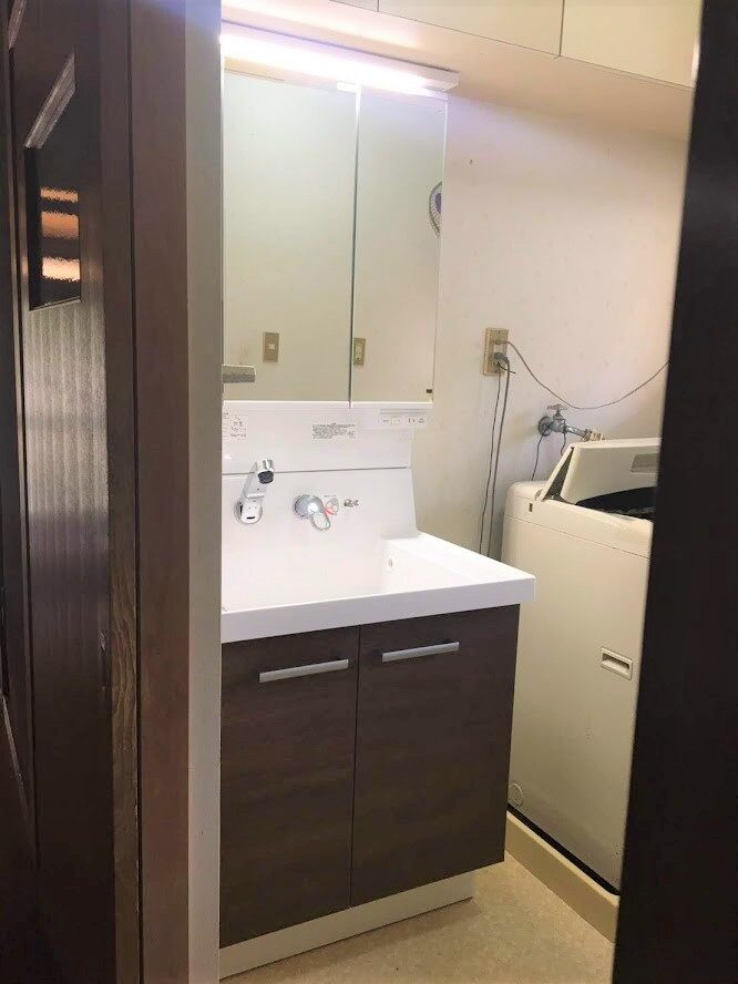 【倉敷市】洗面ボウルが広々！身だしなみも家事も快適にする洗面化粧台