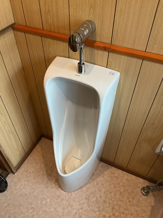 【総社市】小便器の修理も承っております！