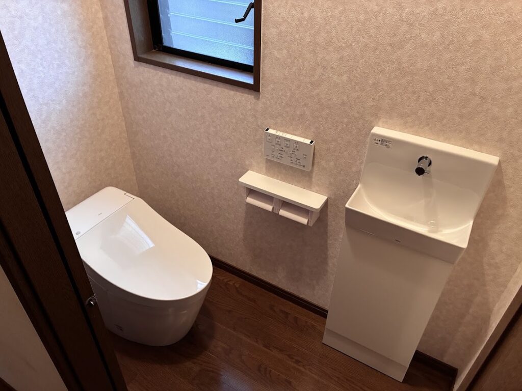 トイレと合わせて手洗い器の交換も承っております！