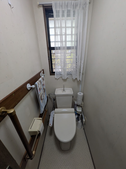 【倉敷市】内装含めトイレを一新！！